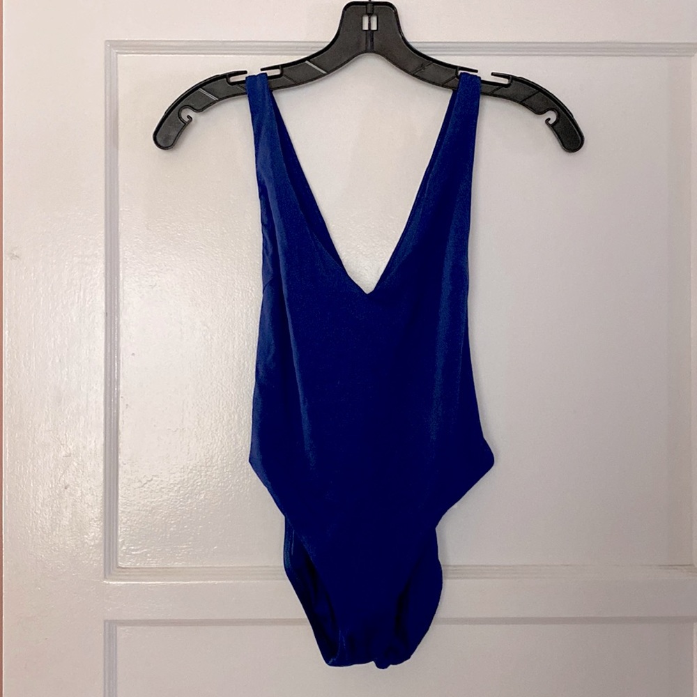 Vitamin A V-Neck Cross back One Piece Swimsuit Sz S in Sapphire Blue